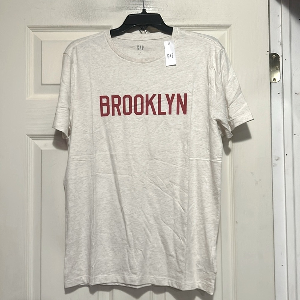Gap Heather Gray “Brooklyn” Graphic T-Shirt Size Medium NWT